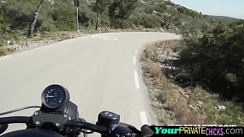 Pussylicked Beauty Deepthroating Cock