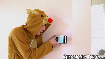 Super Hot Milf Lexi Luna Works On Her Pussy Before Sex