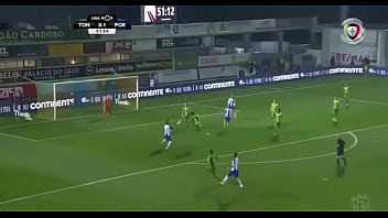 Anão Meteu A Bola Lá Dentro