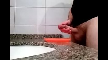 Punheta No Trabalho (gozada Dupla)