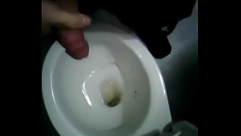 Que Mujer Se Sentaria Aca?