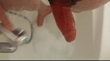 Ragazzo Italiano Si Sega Sotto La Doccia