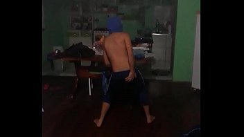 Caneta Bic Humana Seduzindo Ao Som De Ricardo Milos