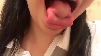 Japanese Girl @kamititisokuhou Showing Crazy Tongue Skills