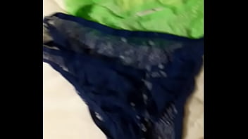 Pajota En Las Pantaletas De Mama