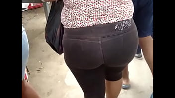 Culo De Una Mujer En El Mercado