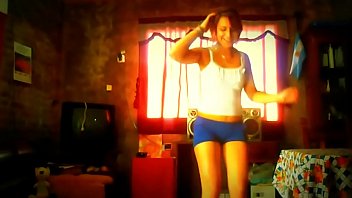 Ciim Cabj Bailando En Su Casa