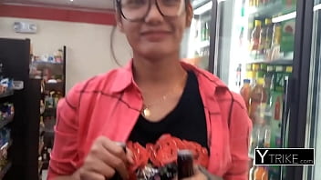 Jhamela Sucks Tourist Cock Before Getting Her Hairy Coochie Drilled