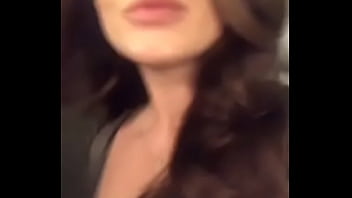 Revise El Celular De Mi Tía Y Encontré Un Video Donde Enseña Las Tetas Y La Panocha