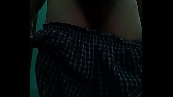 Thủy ơi! Anh nứng quá. Em bú anh nha