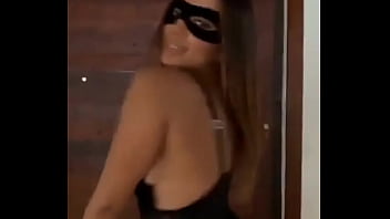 Anitta Com Fantasia De Tiazinha No Carnaval