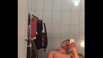 Novinho Pirando Na Punheta