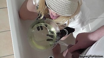 T-girls Pissing And Being Pissed On