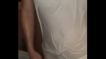 Đái l_n áo ba lỗ