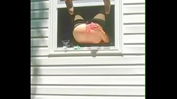 Paja En La Ventana