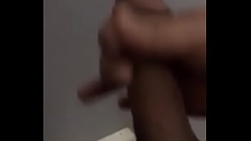 A Hiếu lái xe d_m