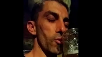 Charly De River, El Viejo Masturbero Buscando Pasivos Y Transexuales Sumisos Para Encuentros