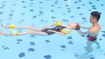 How To Massage In Water By Floating Body - Hott9.com