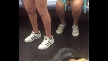 Espiando Piernas Buenas,,