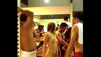 Thác loạn trong phòng t_p GYm cùng em gái xinh đẹp