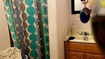 Mi cuñado en el baño