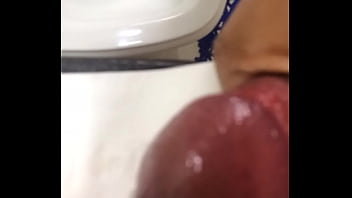 Punheta Gostosa Pra Vc!! Abre A Boca Vai!!