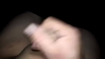 Pasote En El Sofá Terminando Con Una Buena Corrida