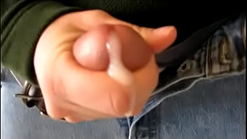 Clip - cum jerk jeans stand 001 - Segment1(00 00 09.779-00 00 20.799)