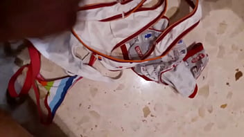 Corrida De Un Colega En Los Tangas De Su Cuñada