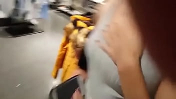 Tengo 18 Añitos Y Me Follo A Mi Novio En Los Aseos Del Centro Comercial