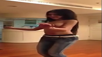 Iraqi Girl Dancing And Showing Awesome Boobs