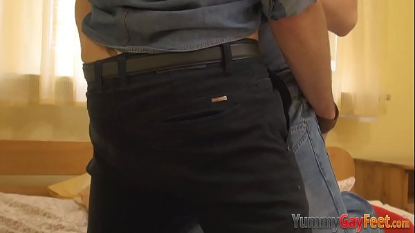Twink Adores Feet N Fucks