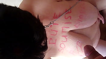 Un Fan Fait Pipi Sur Les Grosses Miches De Chienne Marie