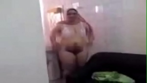 بنت مصرية جامدة تلعب في نفسها على الويب كام