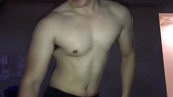 Nam Sinh cởi trần khoe múi xóc lọ cực ph_