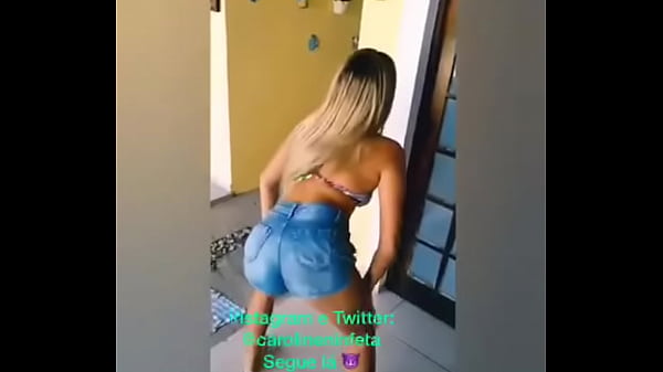 Novinha Loirinha Dançando Funk