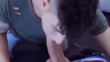 Jovencito Tatuado Se Traga Una Enorme Verga