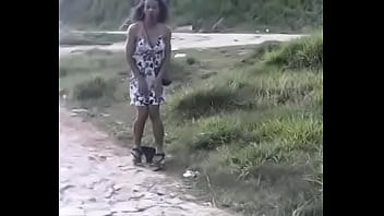 Caiu A Calcinha She Lost Her Panties Se Le Caen Las Bragas Al Suelo