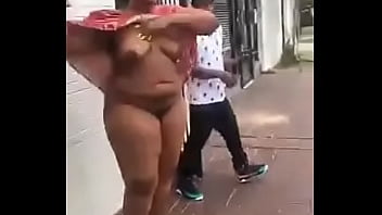 Big Aunty Showing Her Nude Body Her Friends