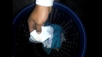 Oliendo El Calzón De Mi Tía Enfermera