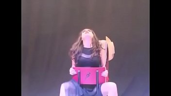 La Maestra Enseña A Gemir Como Putas