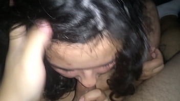 Annie Safada Babando No Pau Do Vizinho Dentro Do Carro Parte 2