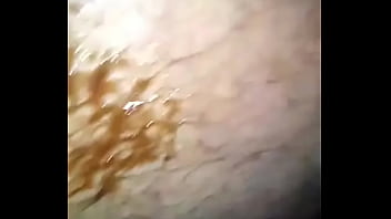 Depois De Ter Feito A Chuca E De Ter Feito O Vídeo Para Verificação X Vídeo é Hora De Foder Coberto De Chocolate. Marido Já Limpou Metade Com A Lingua