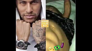 Jogador Neymar Batendo Punheta