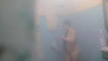 Tia Bañandose