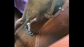 Quien Quiere Ordeñar Mi Polla ?