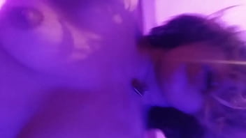 Fresas Con Crema Para Mi Hermosa Y Sabrosa Culoncita, Después De Una Rica Cogida Le Llene Las Fresas De Mecos Y Se Las Di A Comer!