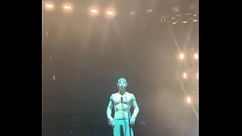 Josh Dun Erecion En Concierto