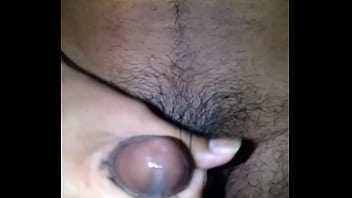 Dándome Una Manita Y Corriéndome Rico