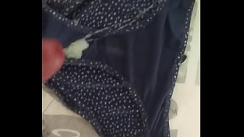 Corrida En Bragas De Mi Mujer 25 (cum In Pants Of My Wife)